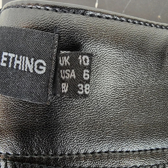 PrettyLittleThing Vegan Faux Leather Zip Front Wide Leg Trouser Black Size 6 New - Picture 3 of 16